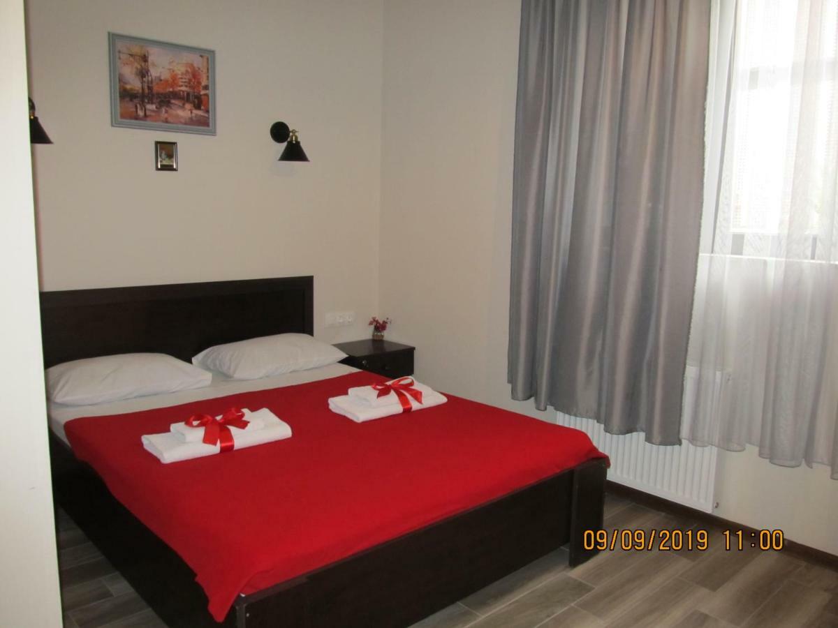 Guest House Lion Tbilisi Esterno foto